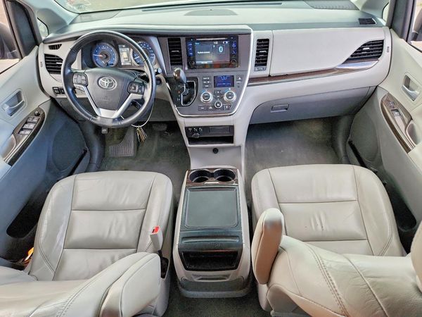 2017 TOYOTA SIENNA — CKPT