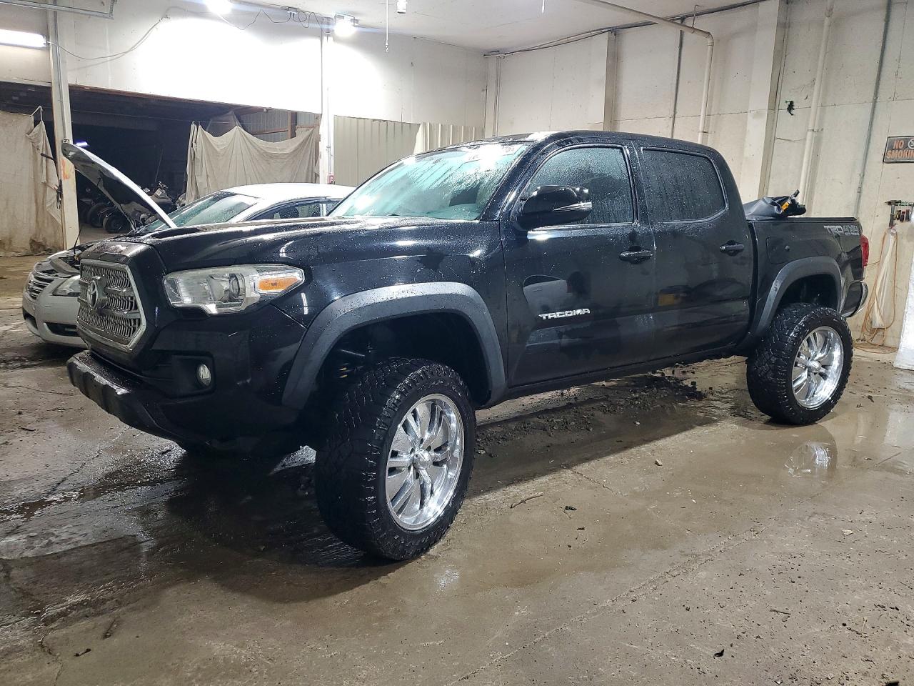 2016 TOYOTA TACOMA — Front 3/4