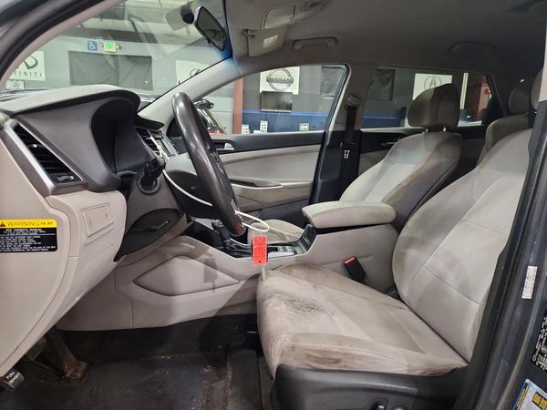 2017 HYUNDAI TUCSON — DENT