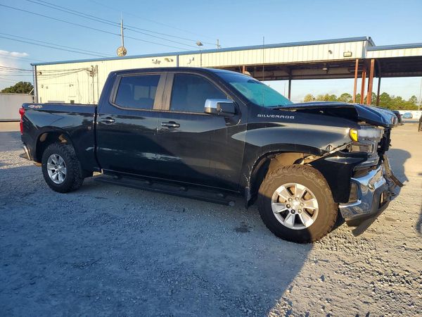 2020 CHEVROLET SILVERADO LT — Passenger 3/4