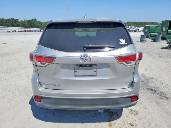 2015 TOYOTA HIGHLANDER Base/Hybrid — Engine bay