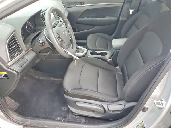 2018 HYUNDAI ELANTRA SE — DENT