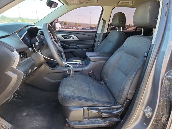 2019 CHEVROLET TRAVERSE LS — DENT