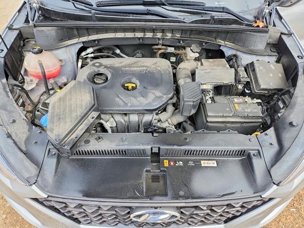 2021 HYUNDAI TUCSON SE — Engine bay