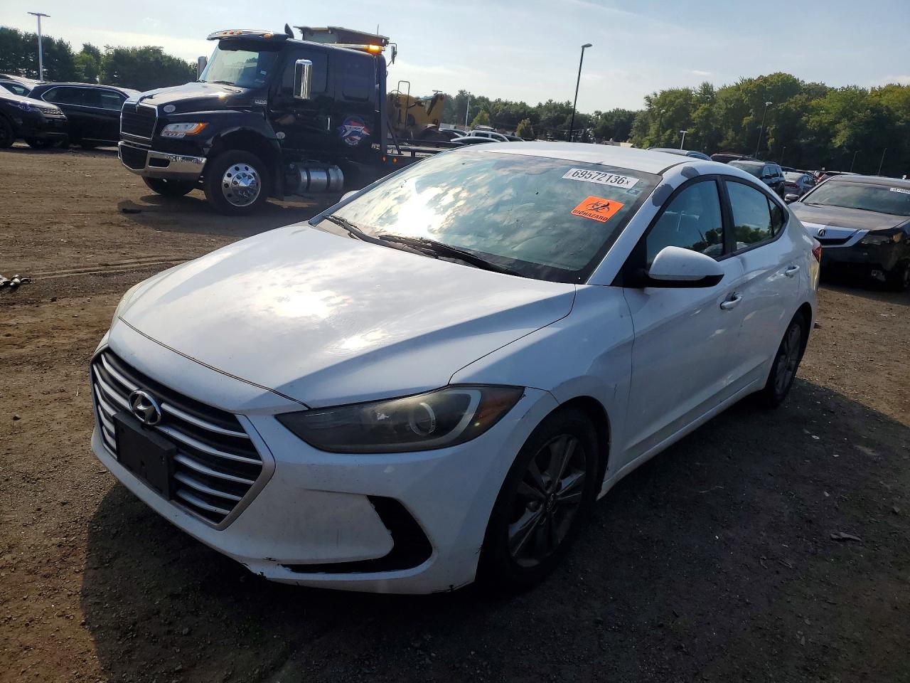 2017 HYUNDAI ELANTRA — Front 3/4