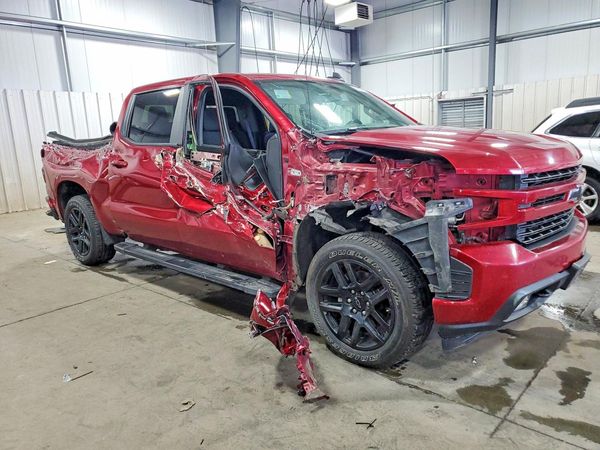 2019 CHEVROLET SILVERADO RST — Passenger 3/4