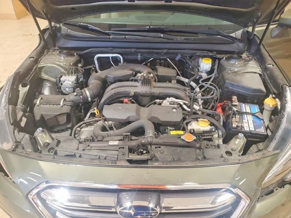 2019 SUBARU OUTBACK Limited+M/R+ES+NAVI — Engine bay
