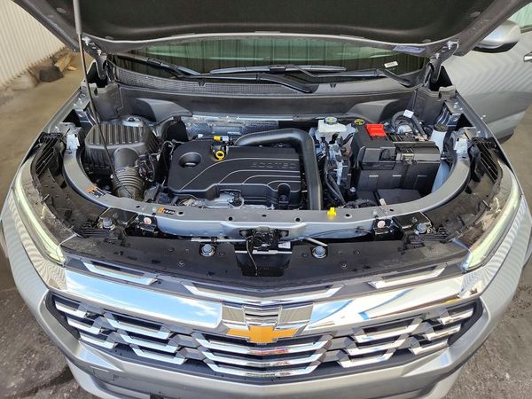 2026 CHEVROLET EQUINOX 1LT — Engine bay