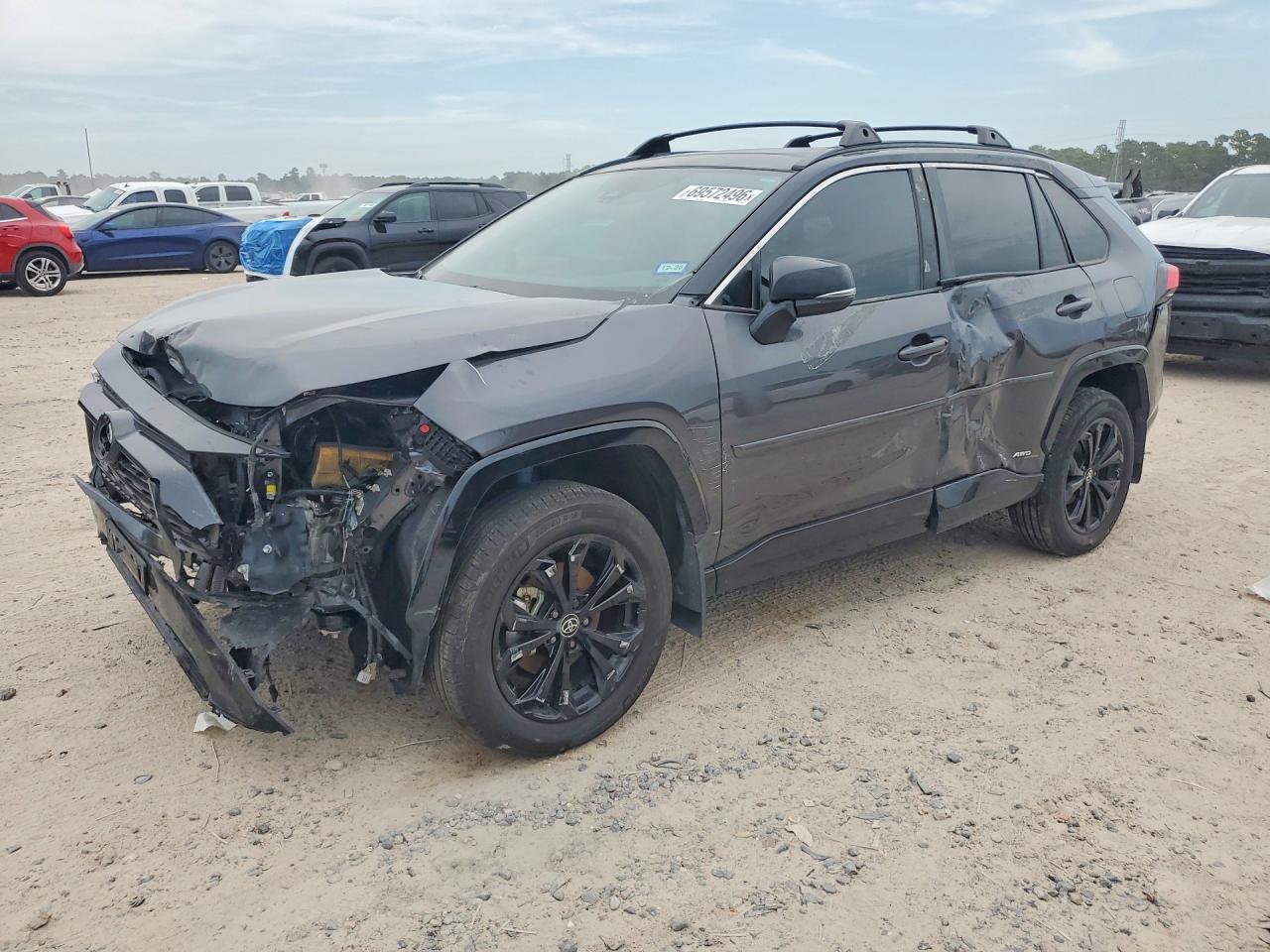 2025 TOYOTA RAV4 XSE — Front 3/4