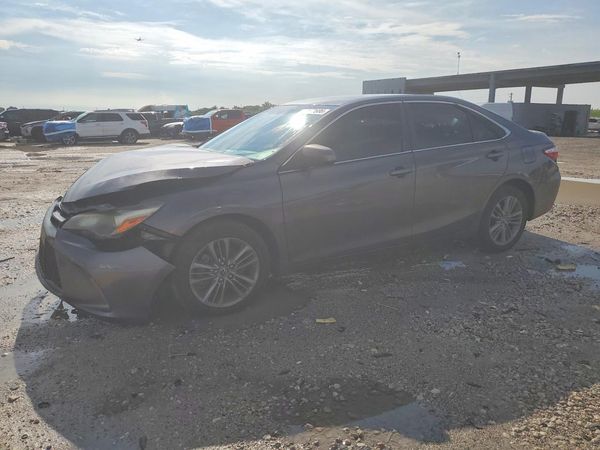 2015 TOYOTA CAMRY — DSFA — Front 3/4