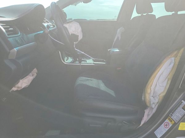 2015 TOYOTA CAMRY — DENT