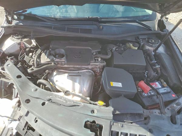 2015 TOYOTA CAMRY — Engine bay
