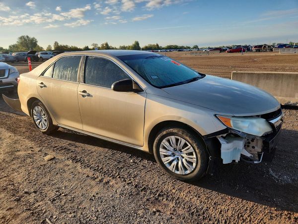 2012 TOYOTA CAMRY — Passenger 3/4