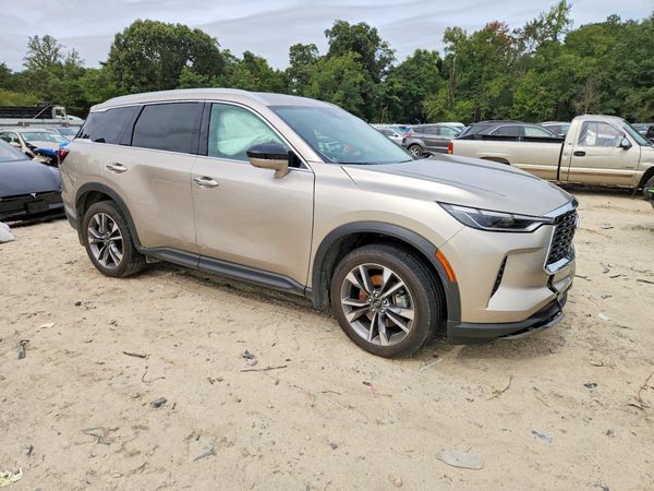 2022 INFINITI QX60 Luxe — Passenger 3/4