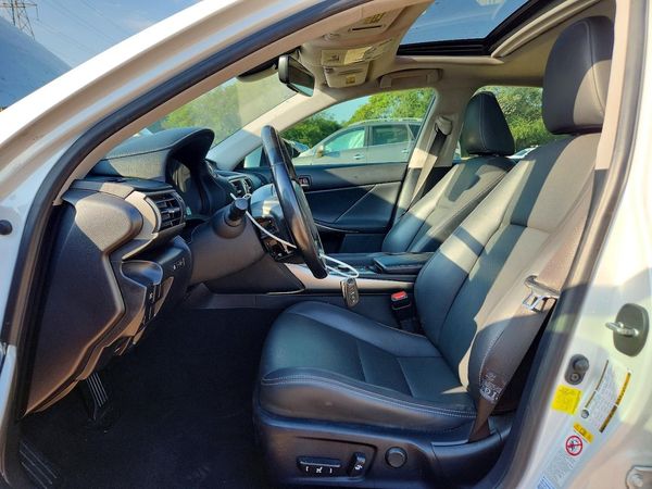 2018 LEXUS IS 300 — DENT