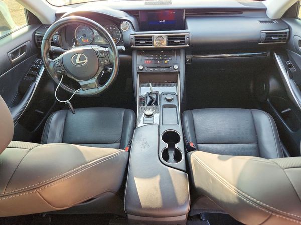 2018 LEXUS IS 300 — CKPT