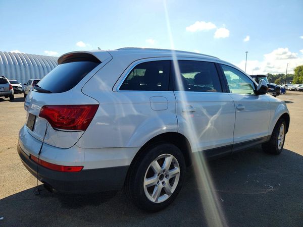 2013 AUDI Q7 Premium Plus — PSRA