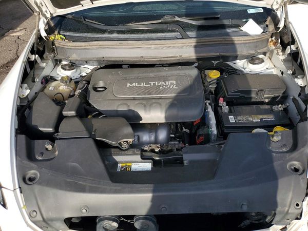 2015 JEEP CHEROKEE — Engine bay