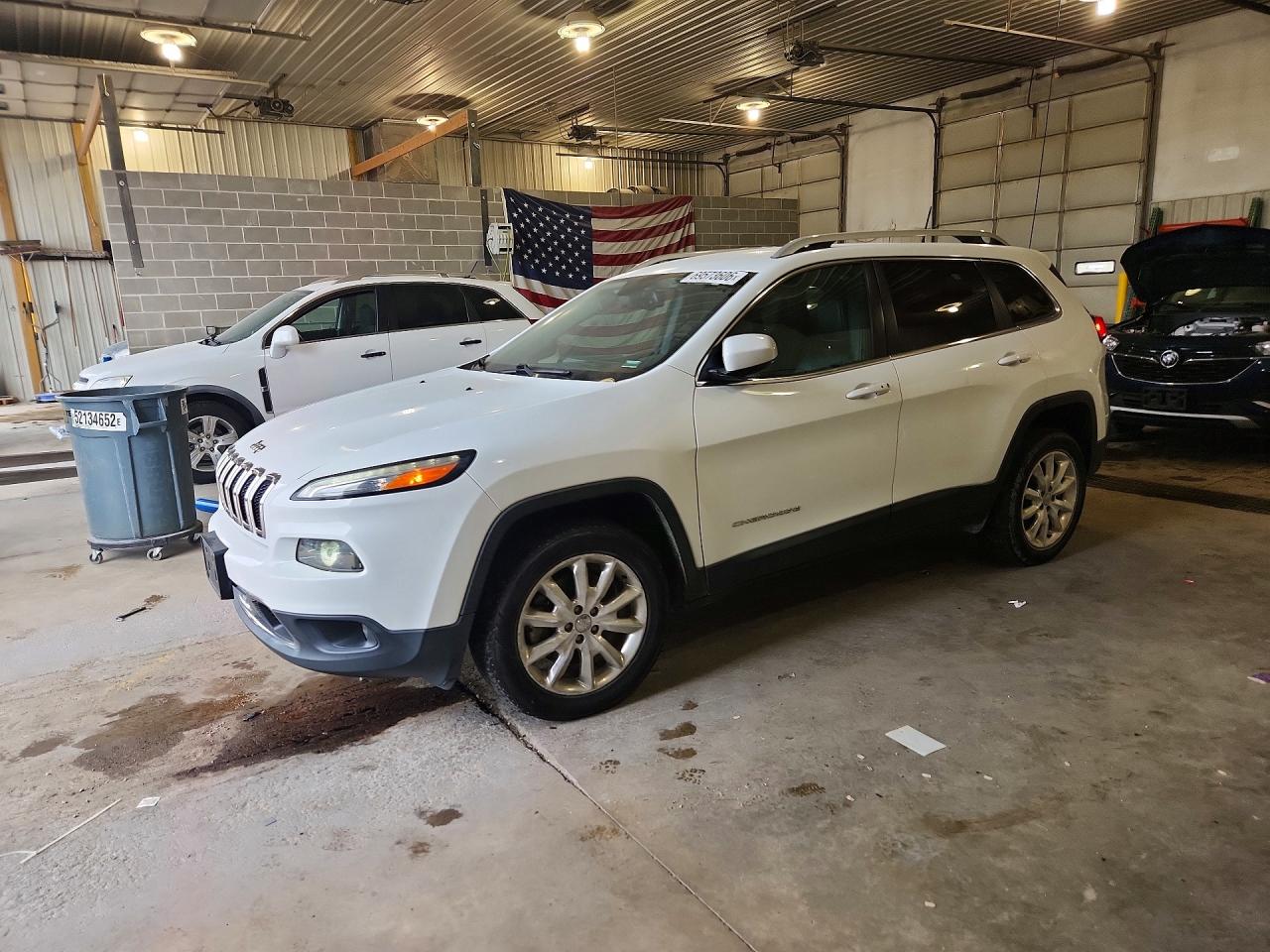 2017 JEEP CHEROKEE Limited — Front 3/4