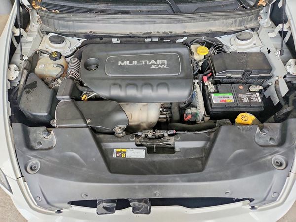 2017 JEEP CHEROKEE Limited — Engine bay