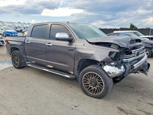 2017 TOYOTA TUNDRA SR5/TRD Pro — Passenger 3/4