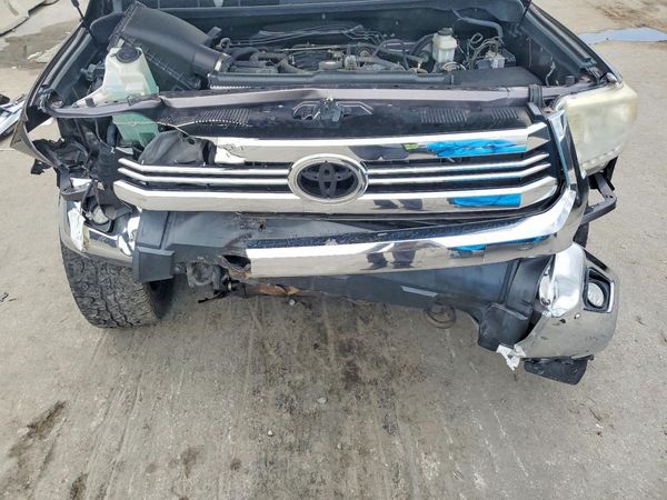 2017 TOYOTA TUNDRA SR5/TRD Pro — Engine bay
