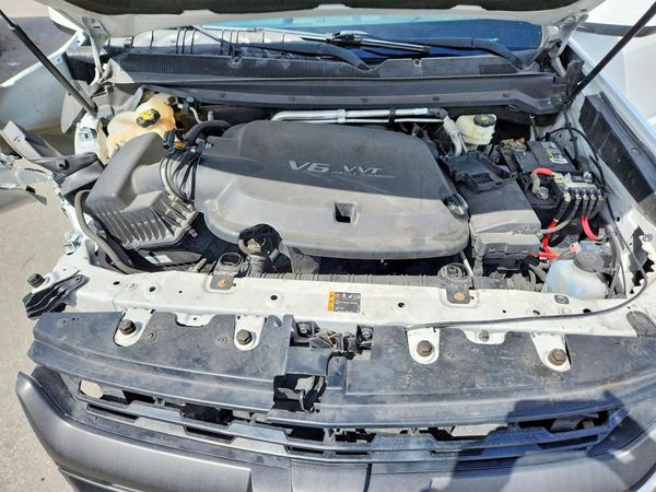 2020 CHEVROLET COLORADO Z71 — Engine bay