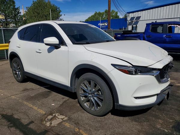 2020 MAZDA CX-5 Signature — Passenger 3/4