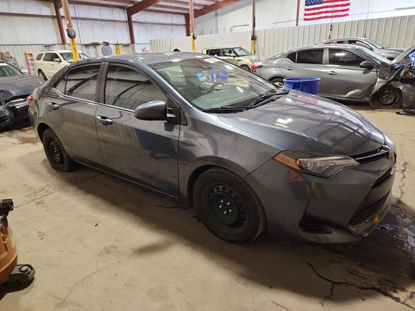 2018 TOYOTA COROLLA L/LE/SE/XLE/XSE — Passenger 3/4