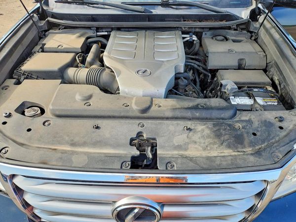 2012 LEXUS GX — Engine bay