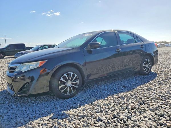 2012 TOYOTA CAMRY — Front 3/4