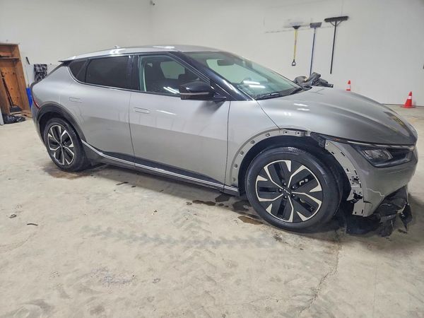 2024 KIA EV6 Light, Wind — Passenger 3/4
