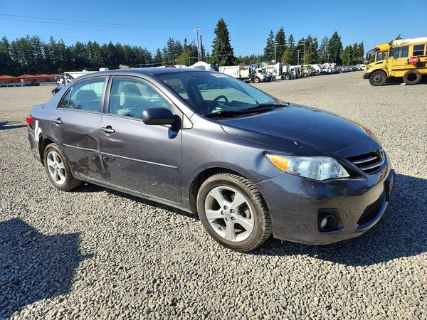2013 TOYOTA COROLLA — Passenger 3/4