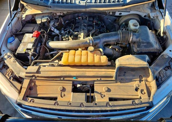 2019 FORD F150 — Engine bay