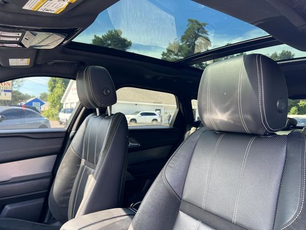 2018 LAND ROVER RANGE ROVER VELAR R-Dynamic SE