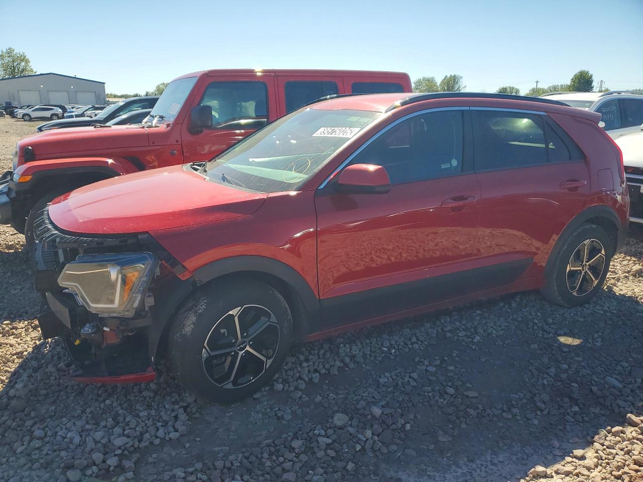 2025 KIA NIRO LX — Front 3/4