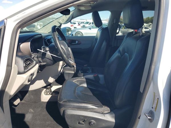 2019 CHRYSLER PACIFICA — DENT