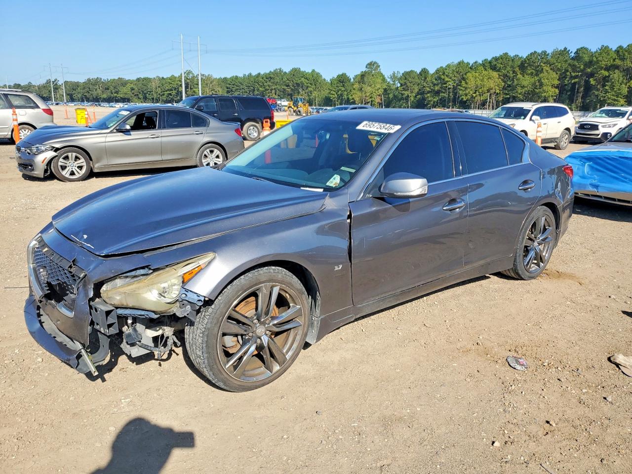 2015 INFINITI Q50 — Front 3/4