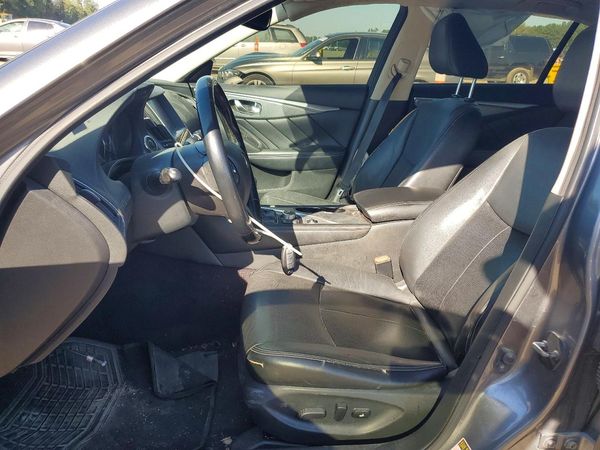 2015 INFINITI Q50 — DENT