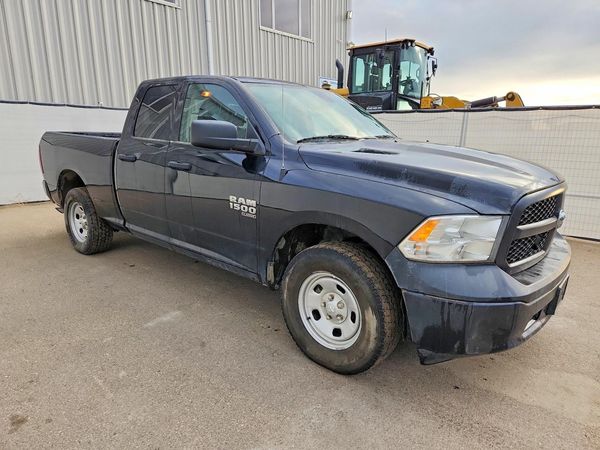 2023 RAM 1500 CLASSIC Tradesman — Passenger 3/4