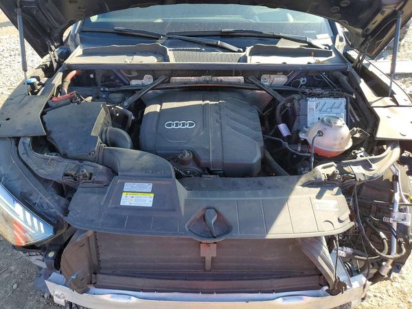 2021 AUDI Q5 — Engine bay