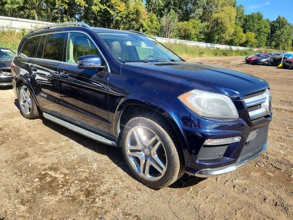 2014 MERCEDES-BENZ GL-CLASS GL 550 4MATIC — Passenger 3/4