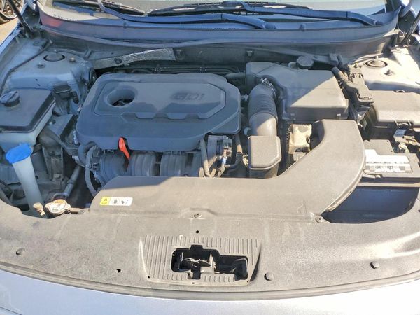 2017 HYUNDAI SONATA SE, Eco — Engine bay