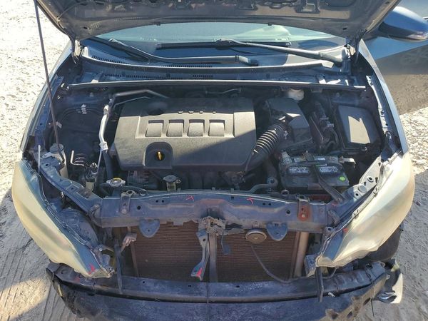 2014 TOYOTA COROLLA — Engine bay