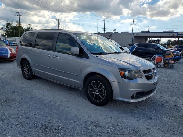 2017 DODGE GRAND CARAVAN GT — Passenger 3/4