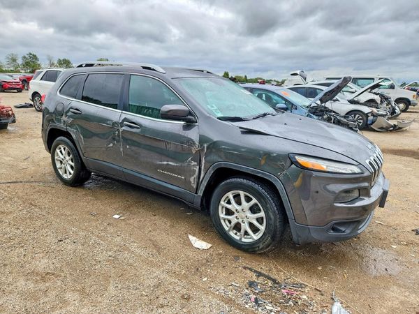 2015 JEEP CHEROKEE Latitude — Passenger 3/4