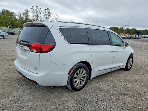 2019 CHRYSLER PACIFICA Touring L — PSRA