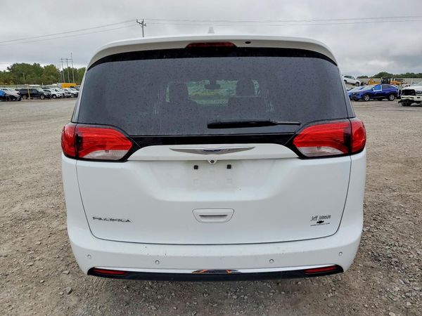 2019 CHRYSLER PACIFICA Touring L — DIRR
