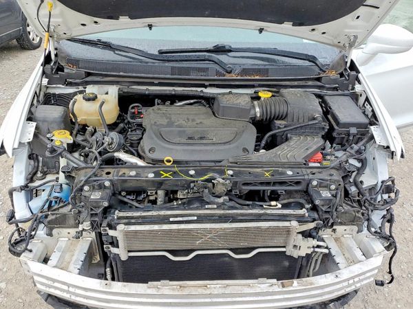 2019 CHRYSLER PACIFICA Touring L — Engine bay