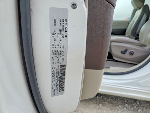 2019 CHRYSLER PACIFICA Touring L — VINS